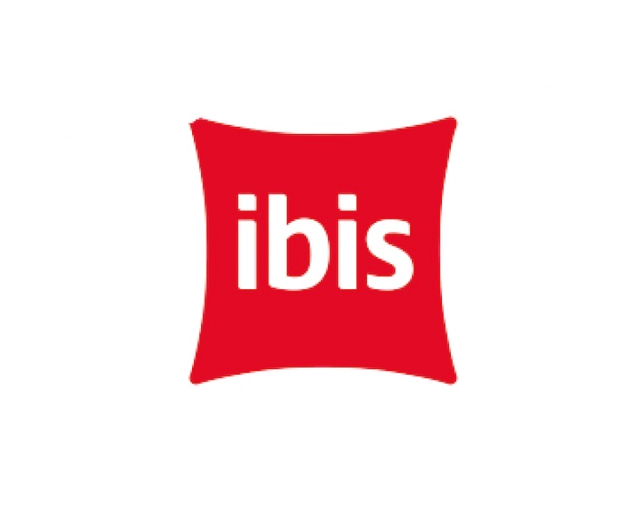 logo hotel ibis